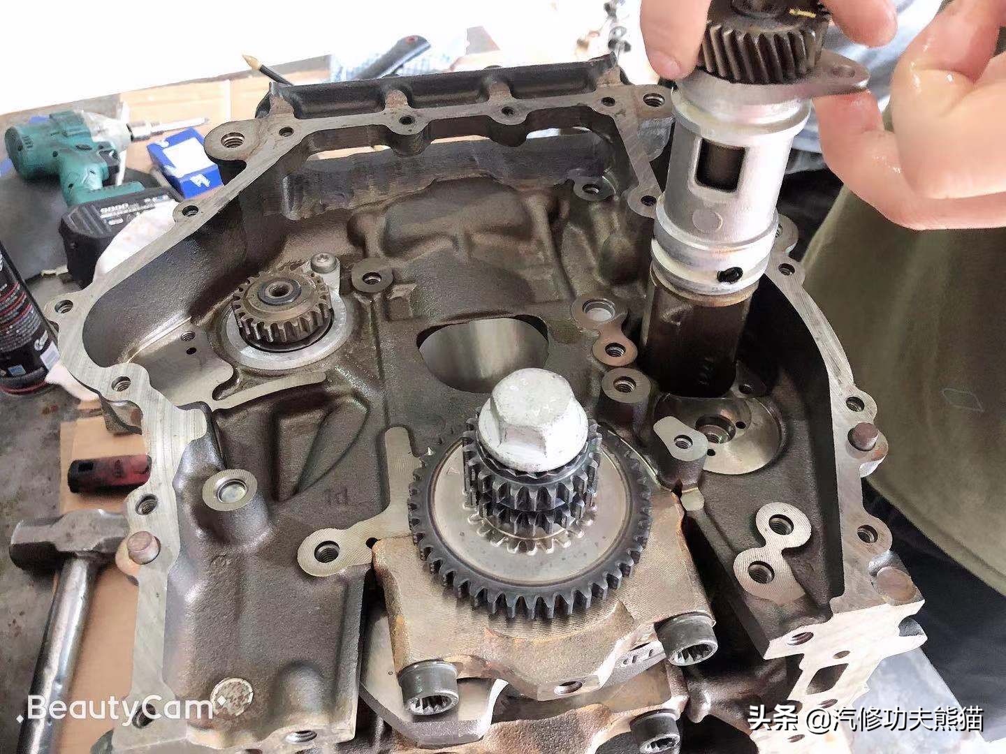 2012款夏朗2.0t烧机油怎么处理,大众夏朗2016款为什么会烧机油