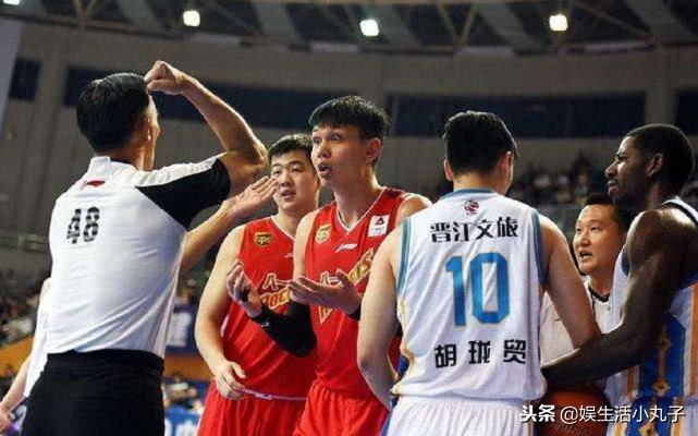 许钟豪王治郅顶嘴原声,和王治郅叫板的八一队员许钟豪