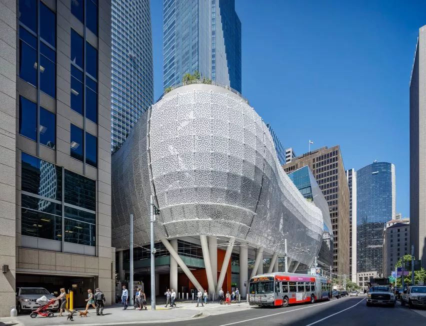 西萨佩里的死因,西萨佩里怎么死的