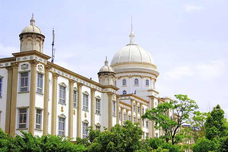 民办云师大商学院,云师大商学院的全称是