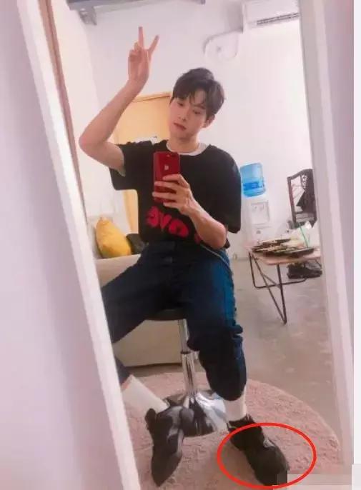 魏大勋杨幂亲密照,魏大勋和杨幂同回酒店举止亲密