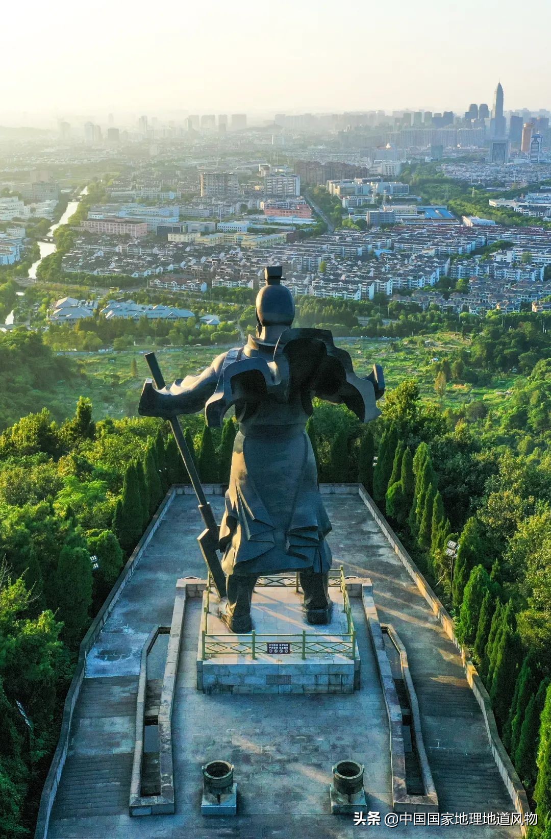 浙江绍兴跟杭州差多远,浙江绍兴和杭州哪个好玩