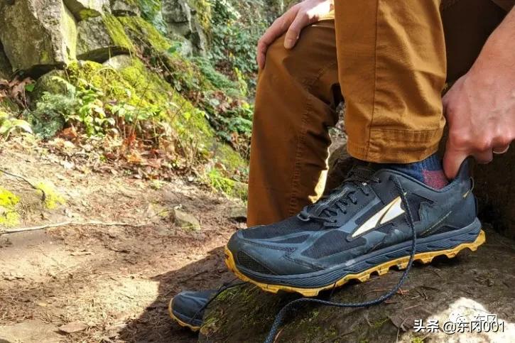 2023新款男士户外越野跑鞋,2022年男款跑步鞋推荐