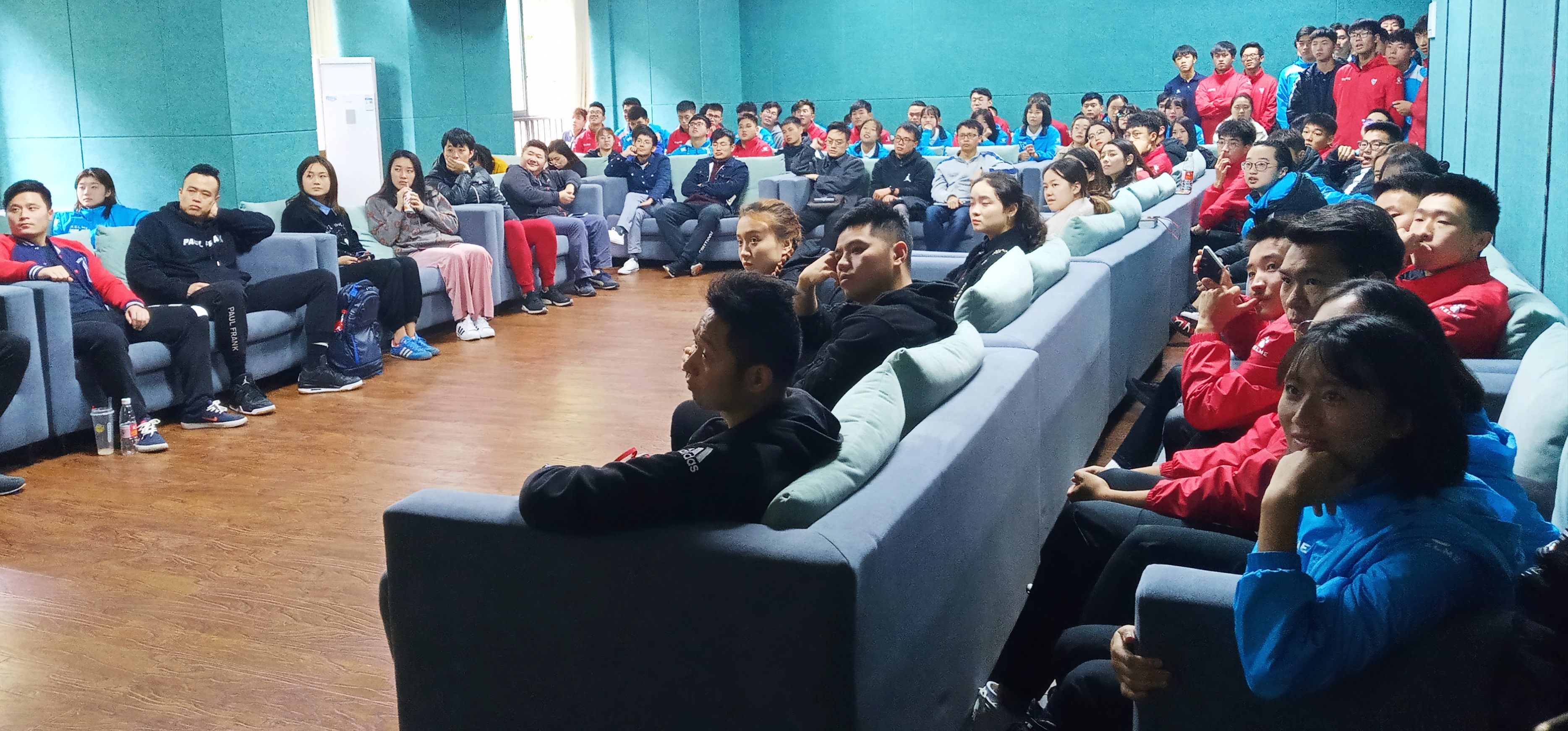 绿茵绽放青春，足球成就梦想—爱莲书院TA·视界第十六期