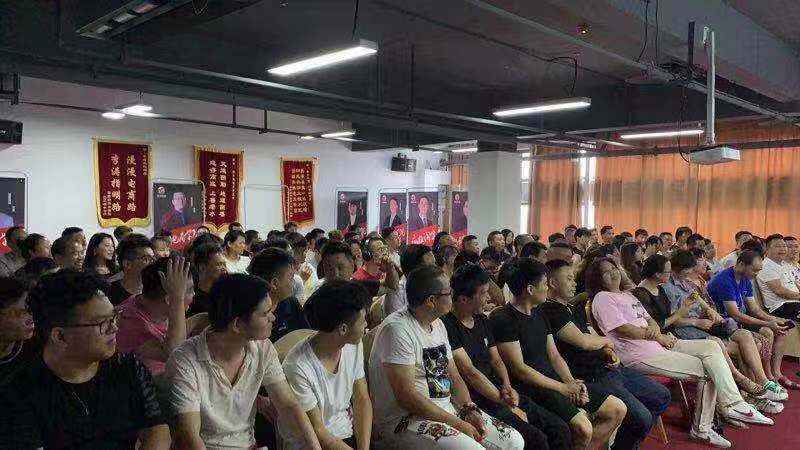 别人玩抖音月入几万,怎么用短视频年入千万