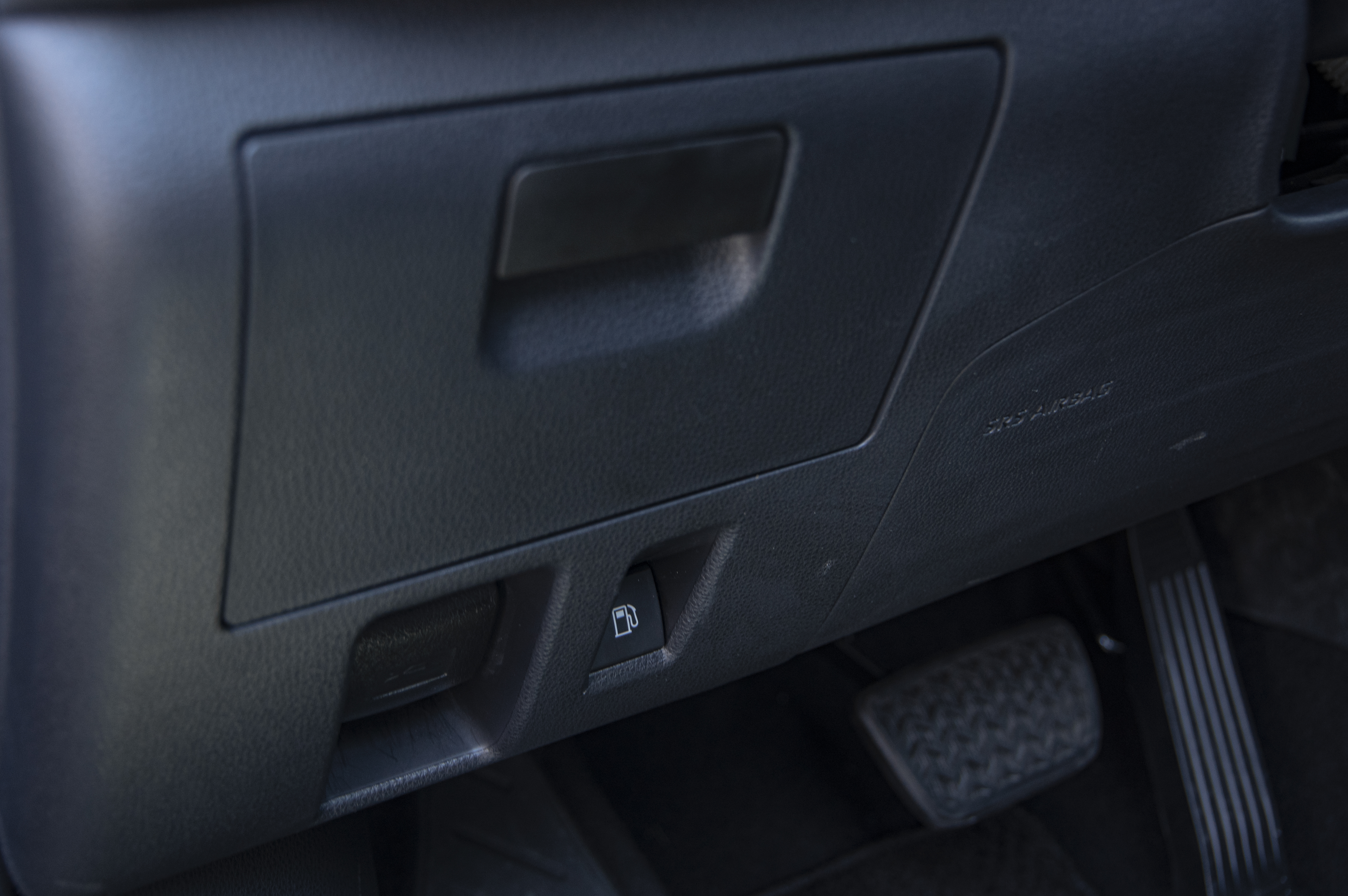 皇冠陆放银色到店实拍,皇冠陆放七座混动版2021长宽高