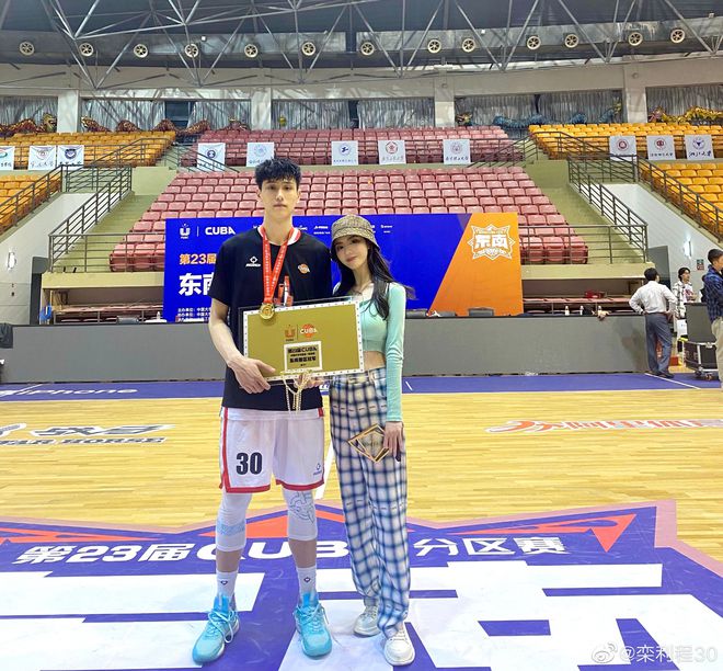 减肥50斤！他为CBA选秀饿到脱相，毅力惊人！中国篮球未来在大学