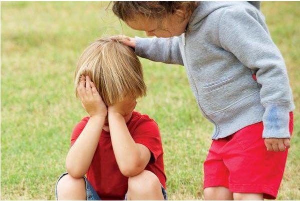 “妈妈,同桌总是摸我”,妈妈机智的应对,挽救了女儿的人生