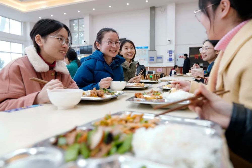 课后服务收费标准迟迟不出台,家长质疑课后服务费用不合理