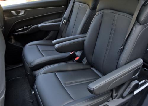 五菱凯捷四座商务车报价,大四座五菱凯捷落地价多少钱