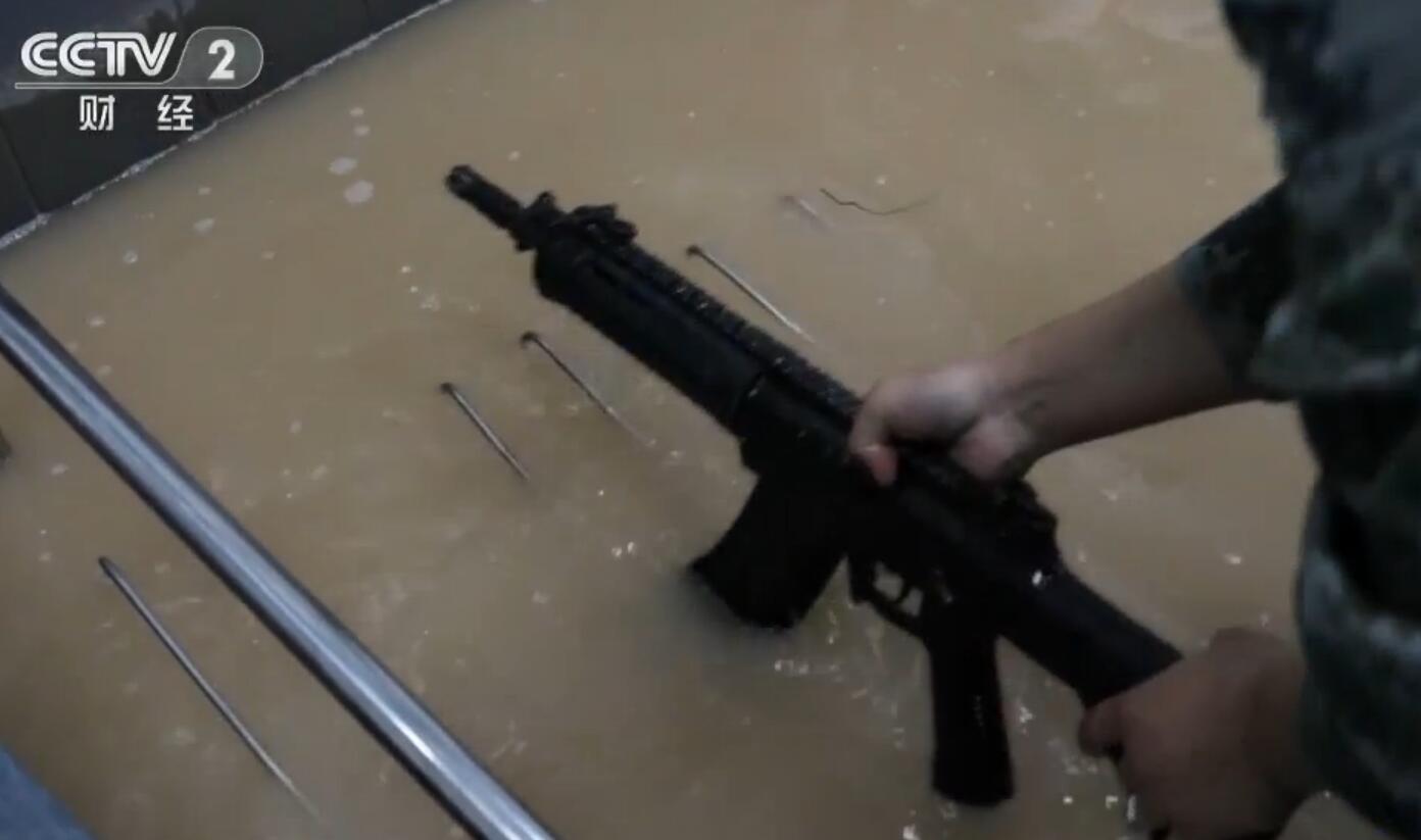 国产高精度狙击步枪对比世界水平,新式步枪亮相实弹射击考核