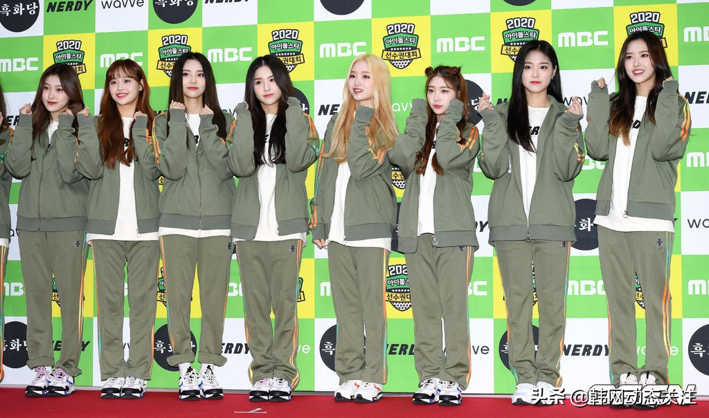 偶运会节目组官方道歉。本月少女Chuu被工作人员拽头发