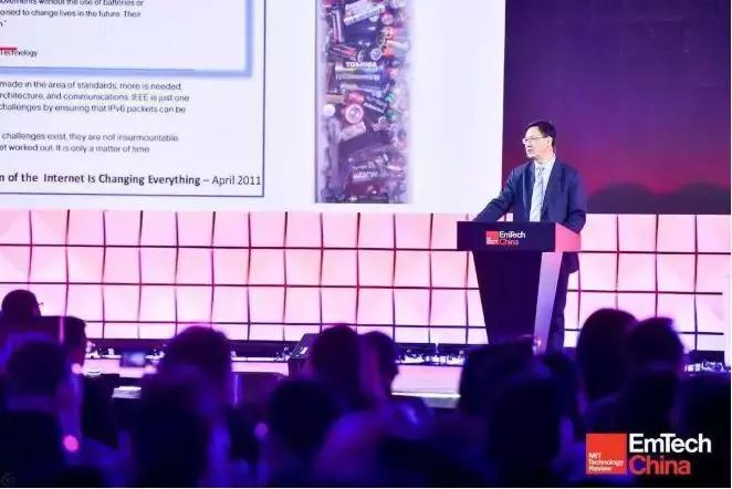 师承王中林、鲍哲南，这位青年科学家打造自发电的软机器人｜专访