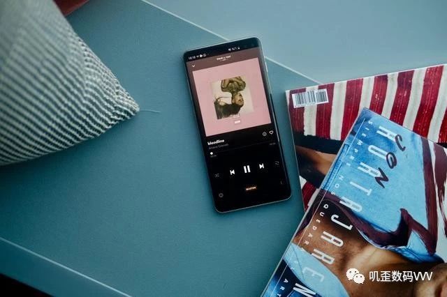 三星s10+在2022年值得入手吗,三星s10+手机价格是多少