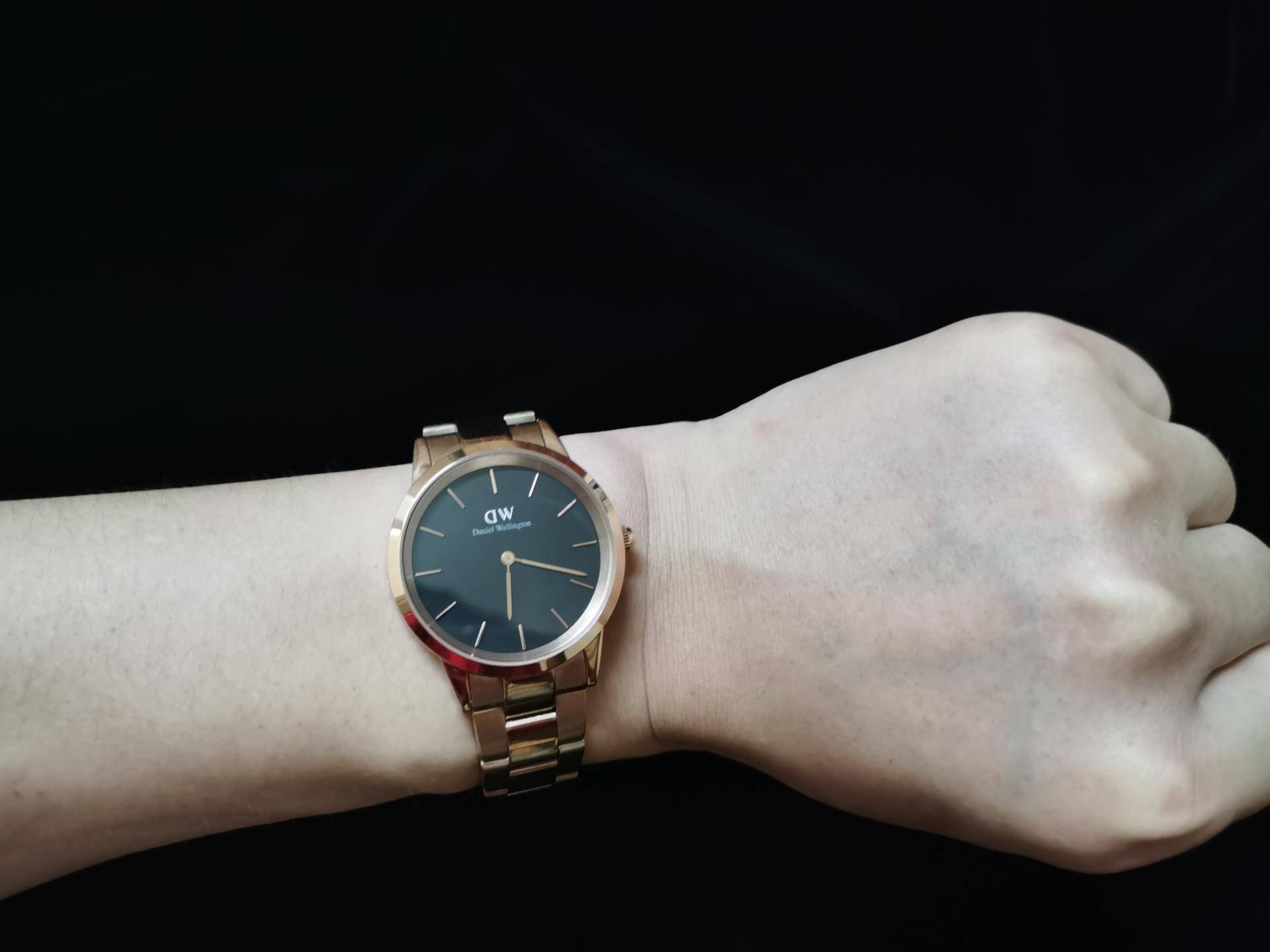 富婆送了10080万的手表,富婆送帅哥手表