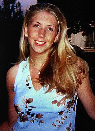 英国空姐事件,英国空姐被捕现场