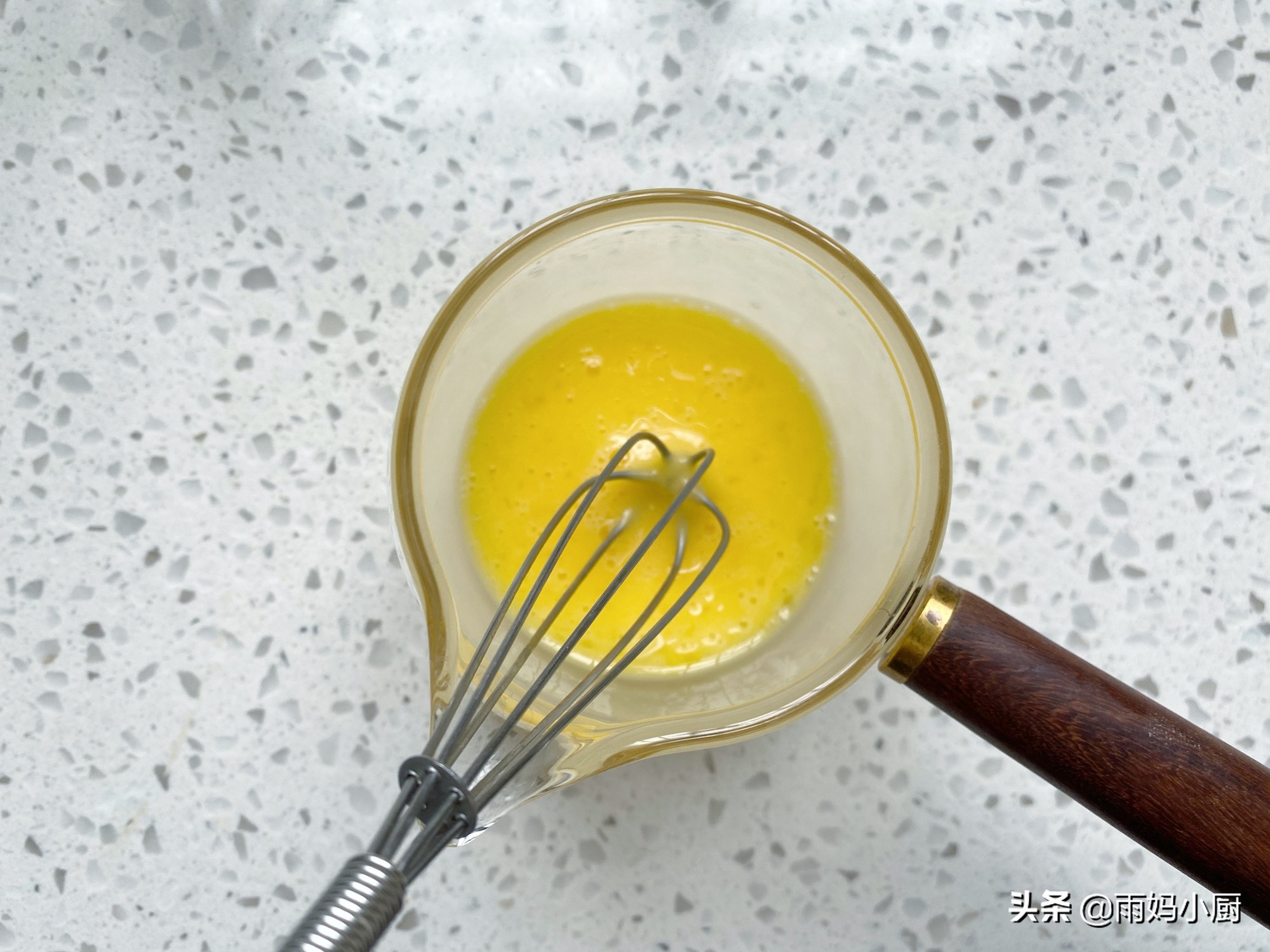 快手华夫饼,快手早餐饼松软可口又营养