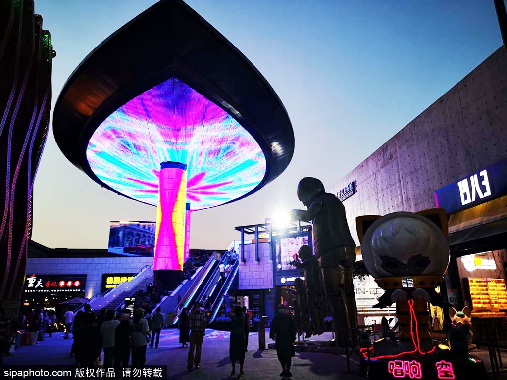 夜生活的北京三里屯,北京夜晚三里屯攻略