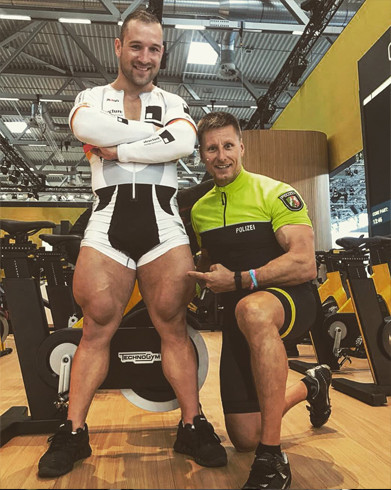 腿围47深蹲100公斤,腿围60深蹲170公斤