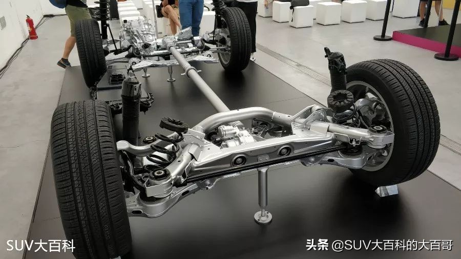 全新一代路虎揽胜极光黑科技体验,路虎极光五块屏幕