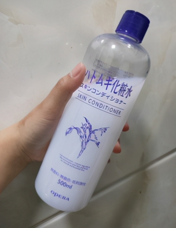 便宜又好用的补水爽肤水排行榜,保湿效果最好的爽肤水推荐