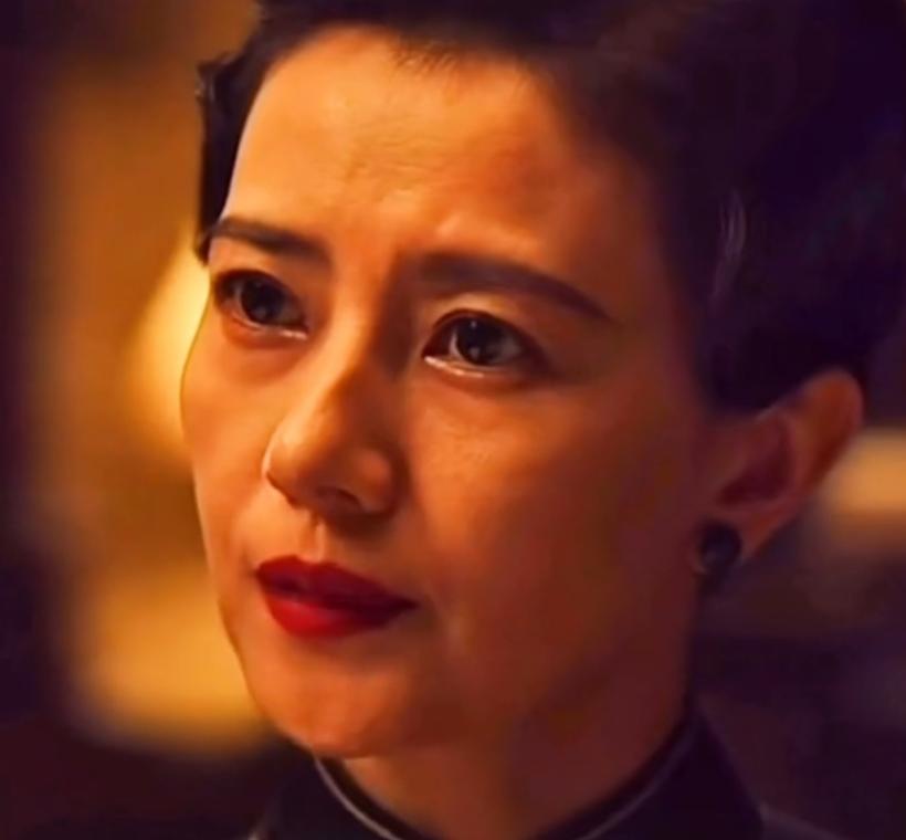 明星为何不除皱纹，热巴捧场纹好重，郑爽木偶纹完全不对称