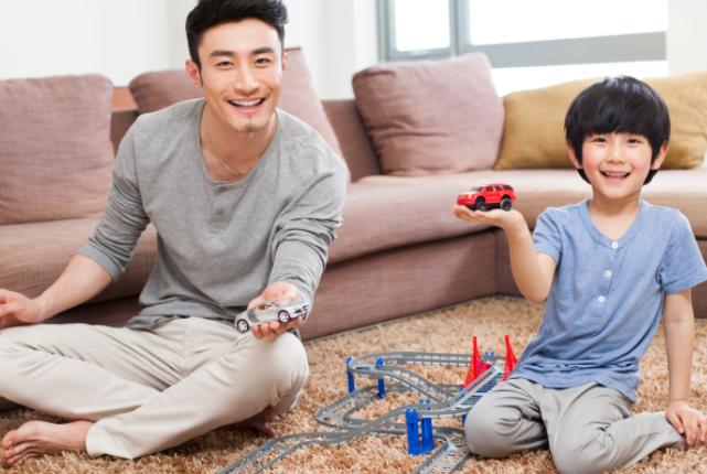 孩子一直吵着要买玩具该怎么教育,孩子吵闹要买玩具怎么回应