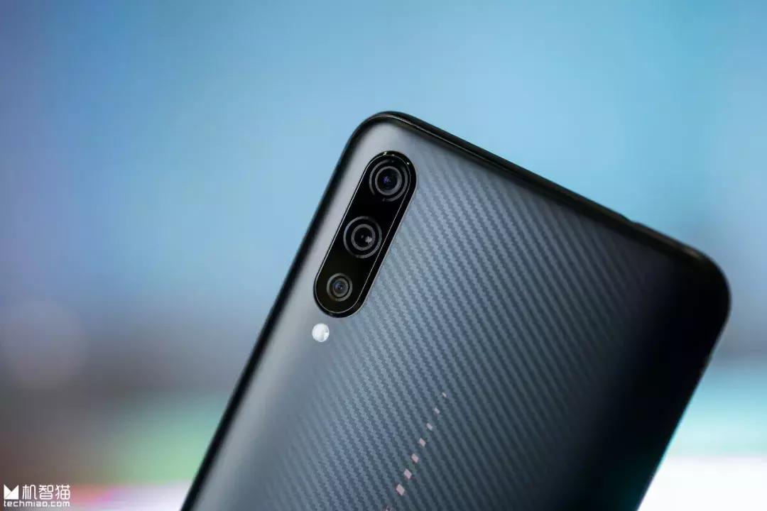 iqoox深度评测,iqoo和小米9哪个值得入手