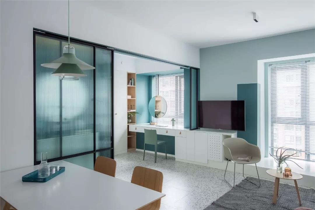 越来越多人不铺地板不铺砖，学她家走一圈水磨石照样很高级，晒晒