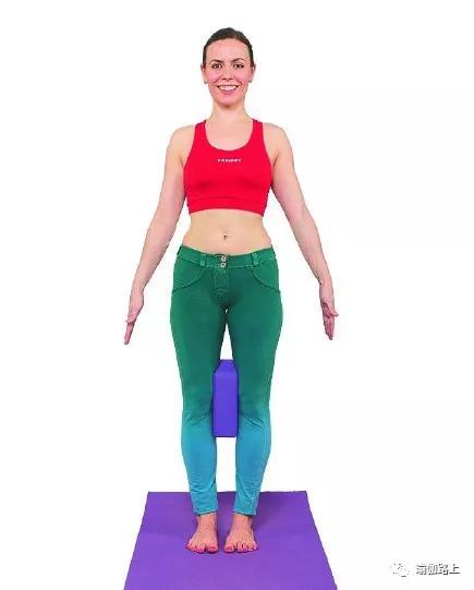 瑜伽改善o型腿的私教训练方法,瑜伽矫正o型腿私教视频