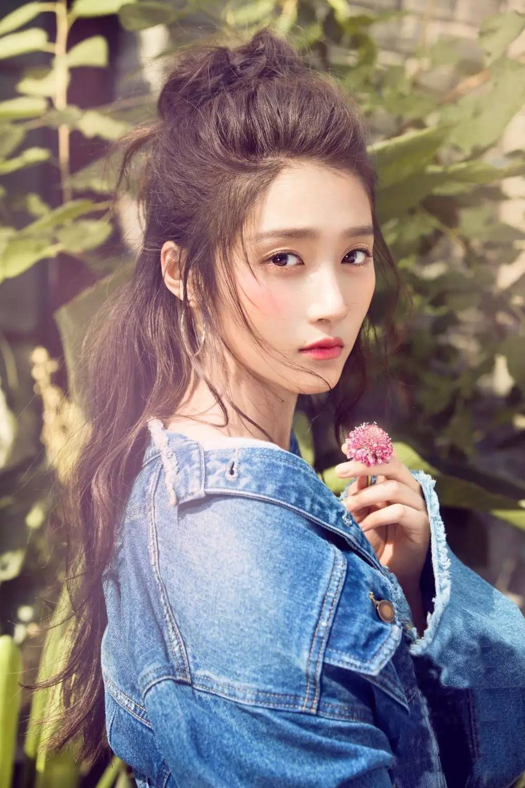 迪丽热巴杨幂穿搭,杨幂迪丽热巴穿衣风格