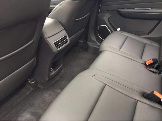 潍柴u70七座高配版落地价,潍柴u70大七座suv车身尺寸