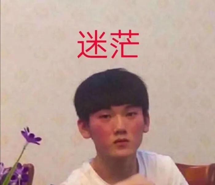 默默哭的表情包,哭得很伤心的可爱表情包