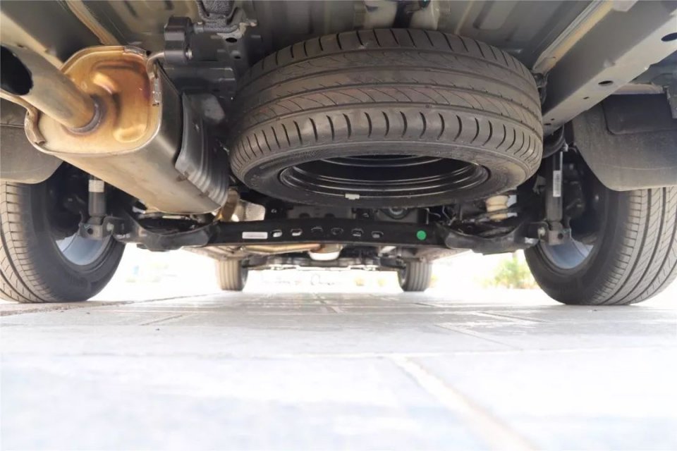 带着全家人一起房车自驾游,大通g50手动挡低配试驾视频