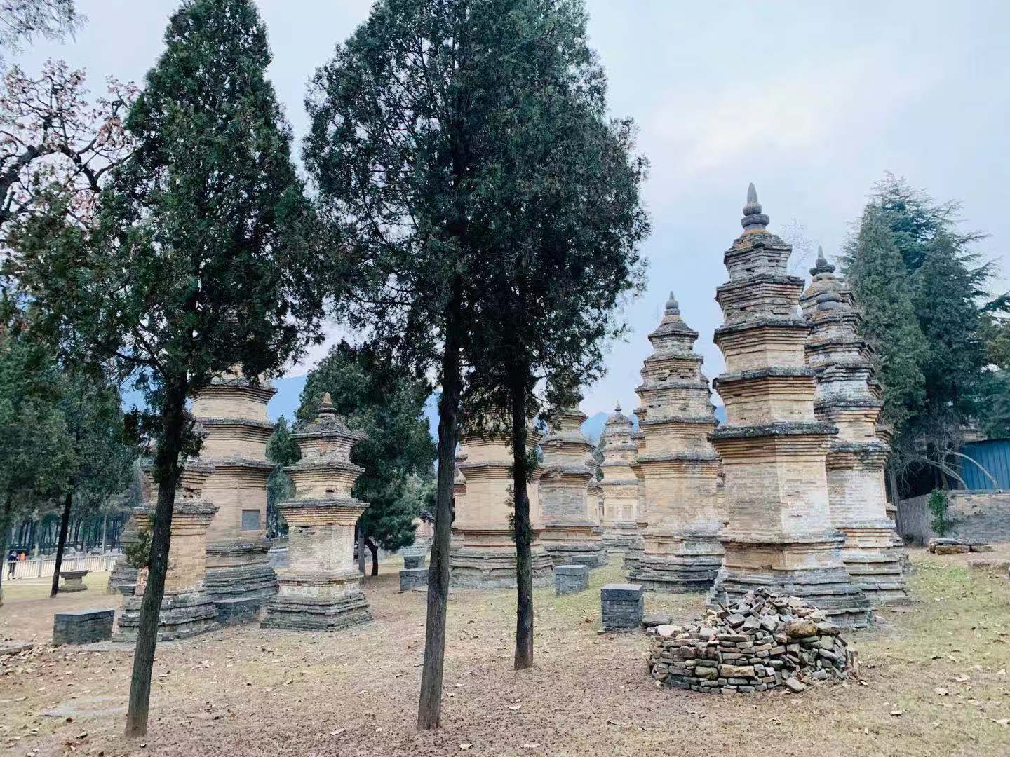 郑州少林寺一天纯玩旅游团,郑州驴友张三疯龙门大峡谷