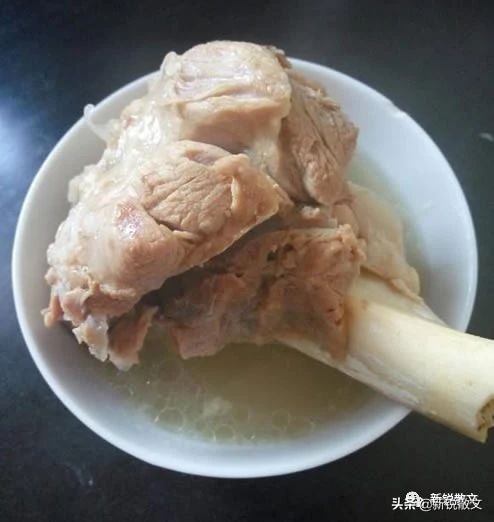 妈妈与婆婆到底有什么区别,妈妈和婆婆的区别就是不一样