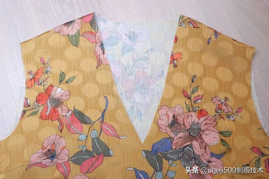 v领雪纺连衣裙领口大了怎么办,雪纺连衣裙领口大了怎么改小窍门