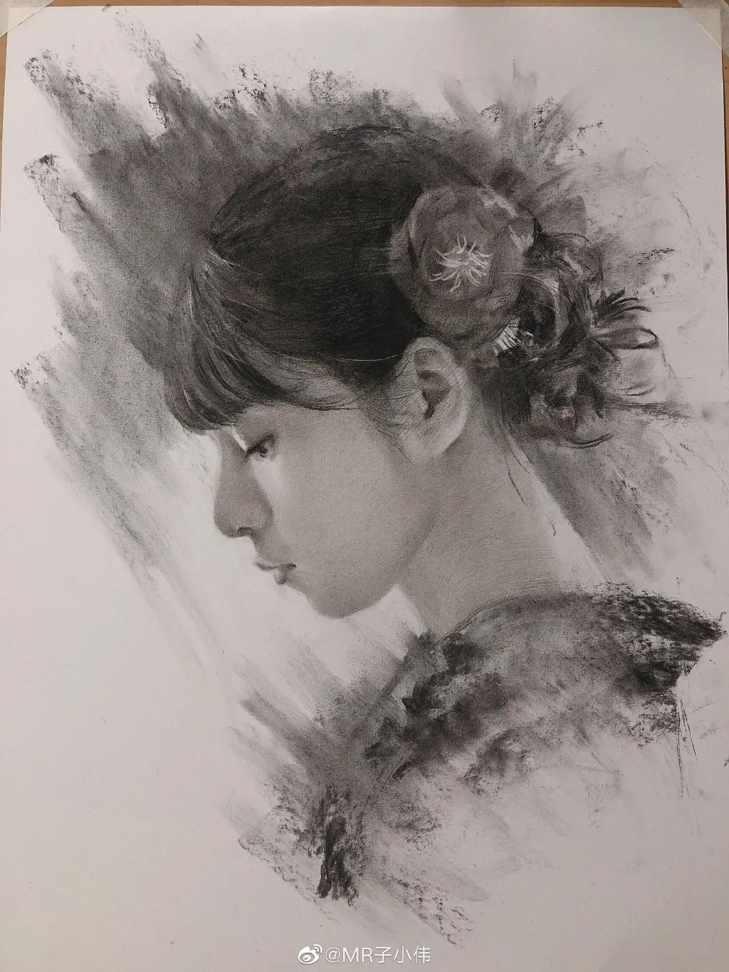 厉害了！他用一支铅笔把明星画了多个，如肖战、蔡徐坤、迪丽热巴