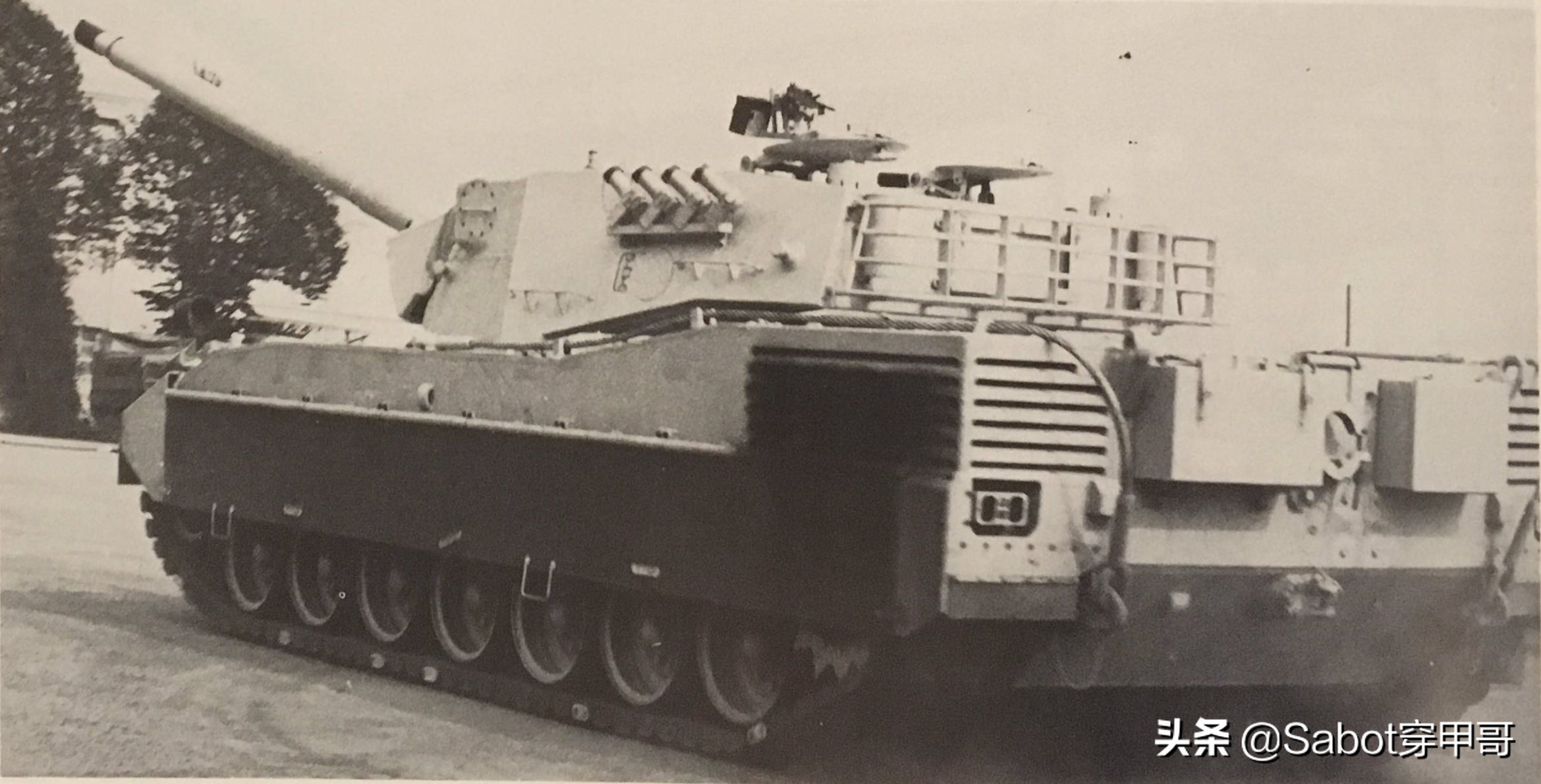 意大利犀牛主战坦克,北约国家装备的豹1主战坦克图片