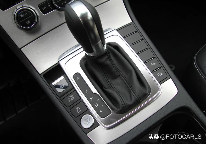 大众迈腾3.0v6价格,大众迈腾3.0v6旗舰版是什么发动机