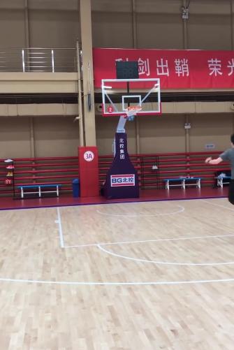 马布里超远三分,马布里经典过人惊呆奥尼尔