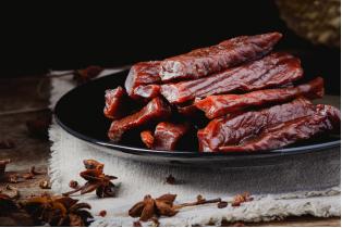 红酒搭配什么食物绝配,红酒可以搭配的美食