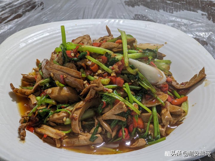 谷歌pixel4,pixel4xl最大亮度