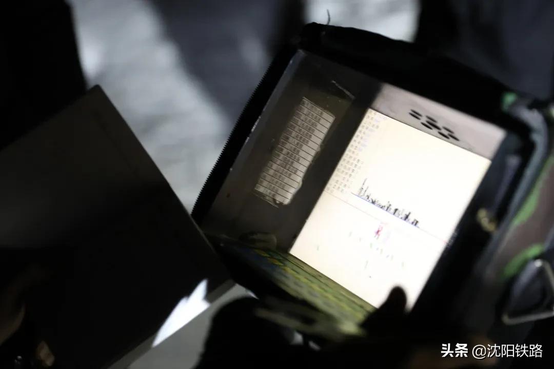 半夜医院能做b超吗,给钢轨做b超他们都用什么神器