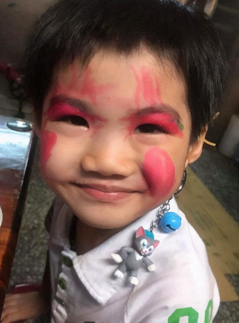 崩溃妈妈哭泣,崩溃妈妈大哭