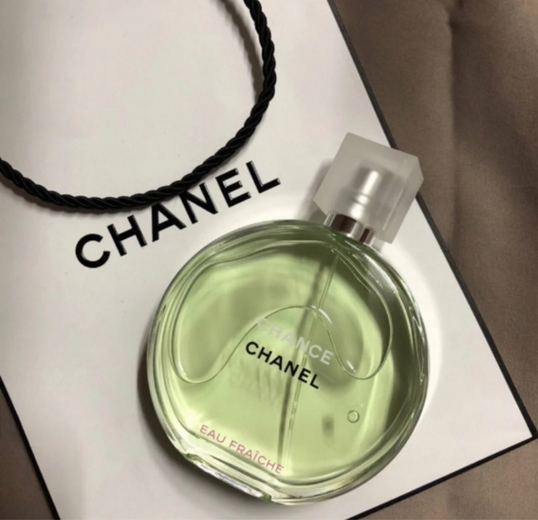 比较有女人味的大牌香水,女士公认10大好闻的淡雅香水推荐