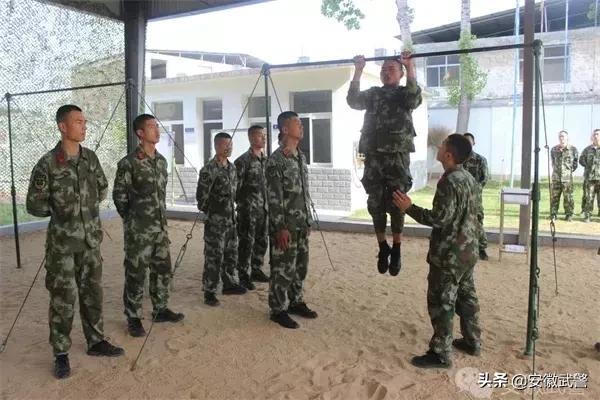速来围观河北武警新兵一天训练,速来围观新和县特警的野外练兵