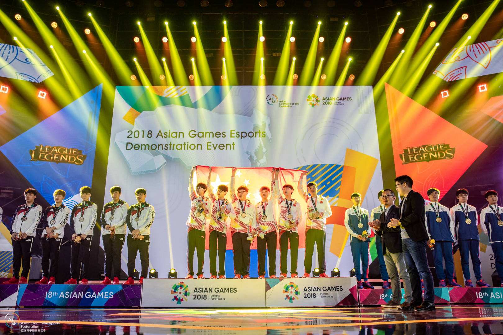 「塔说」回首2018：盘点中国电竞年度时刻我们一直是冠军！