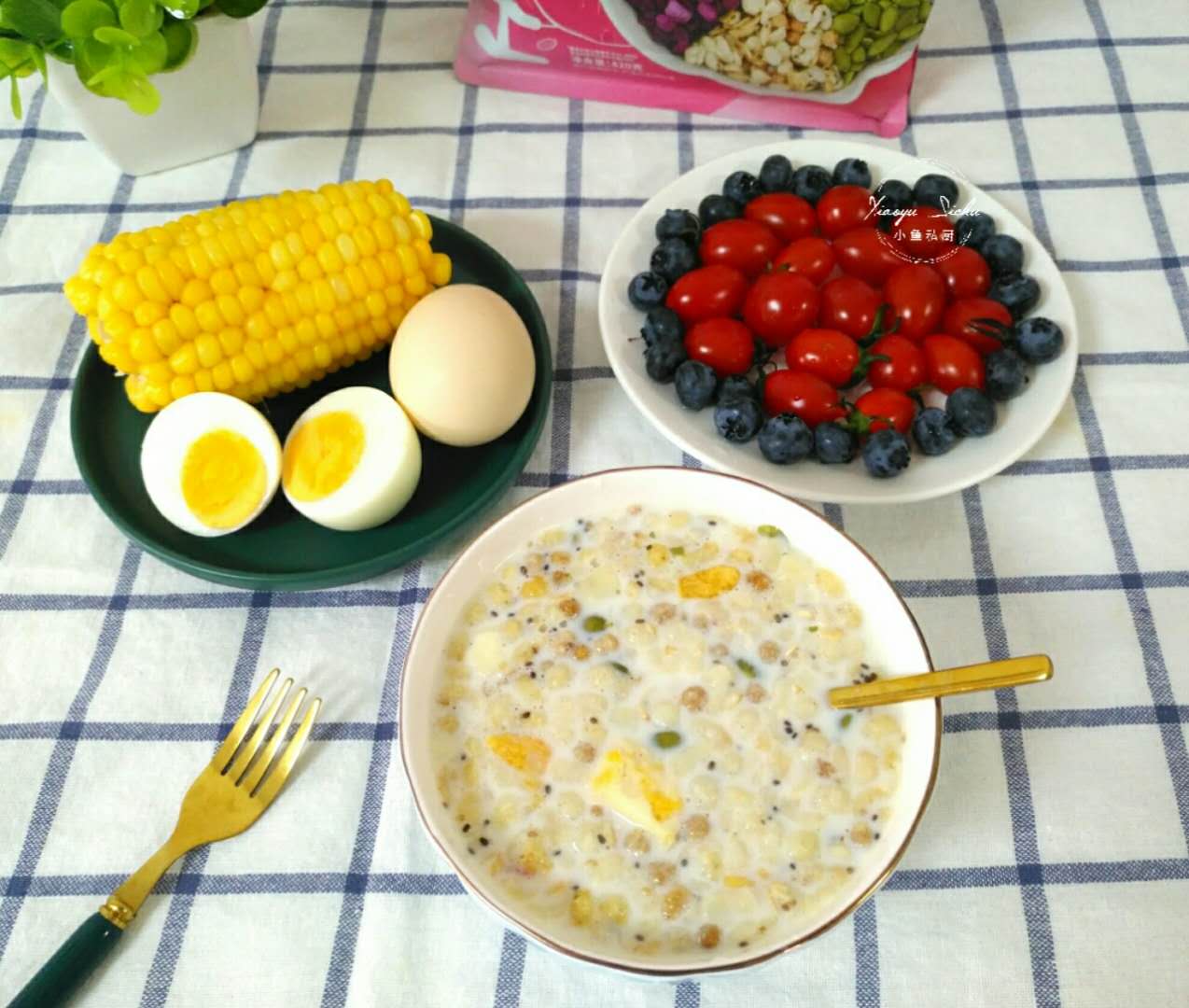 晒晒我们夫妻俩的极简早餐,来晒晒你家的早餐