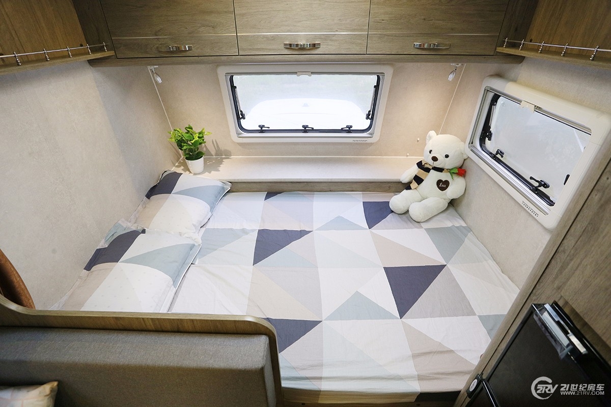 最便宜又大型的睡人最多b型房车 (2019最便宜房车国六c型房车)